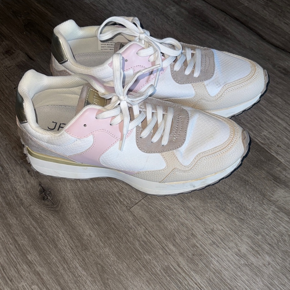 memory foam sneaker